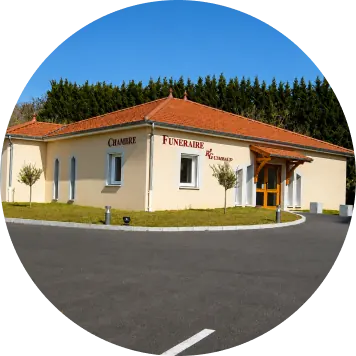 Façade de l’agence Guimbaud à Hauterives